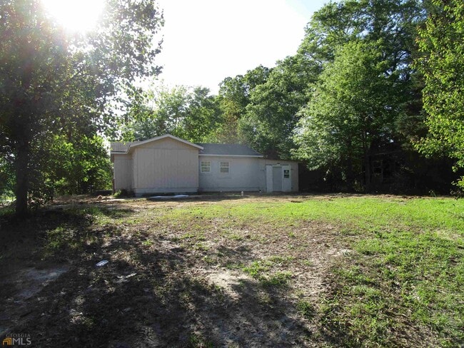 Building Photo - 2705 Village Green Ln