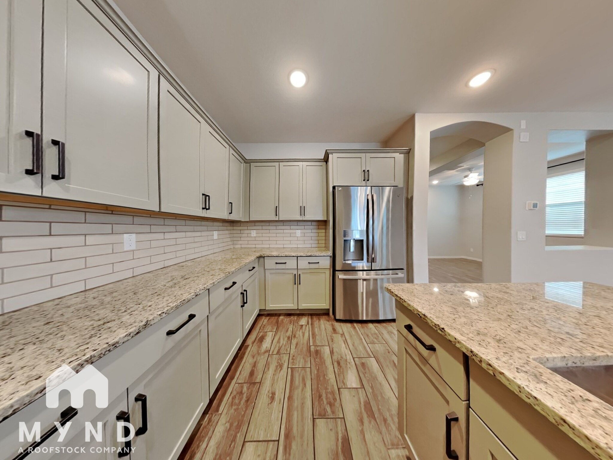 Building Photo - 15093 W Latham St