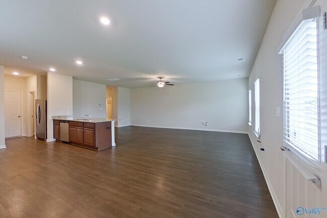 Building Photo - 1067 Pilgrim Ln