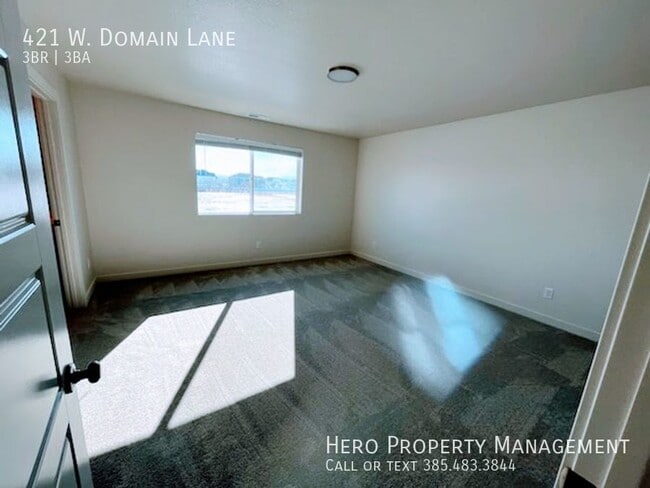 Building Photo - 421 Domain Ln