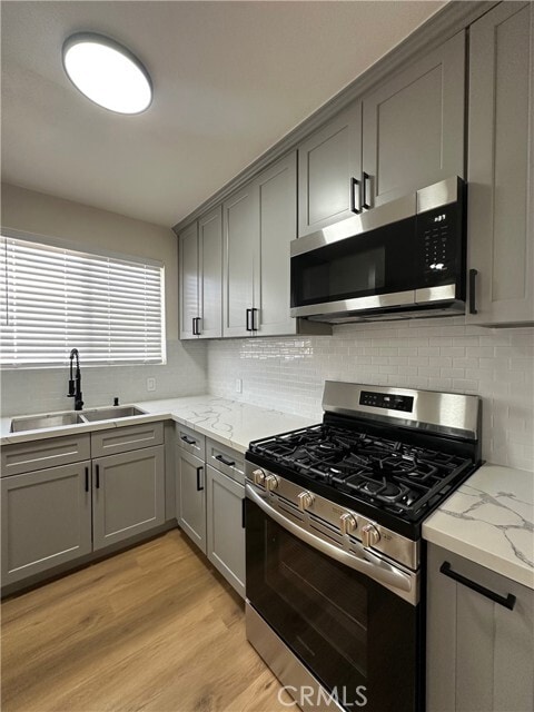 Building Photo - 8560 Newport Ave