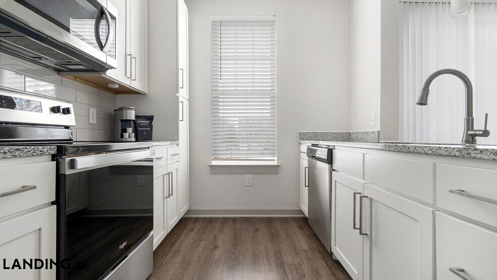 Building Photo - 340 W 25th St