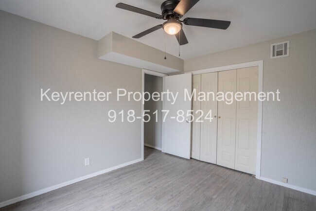 Building Photo - Gorgeous 3 Bedroom Remodel, BA Schools!