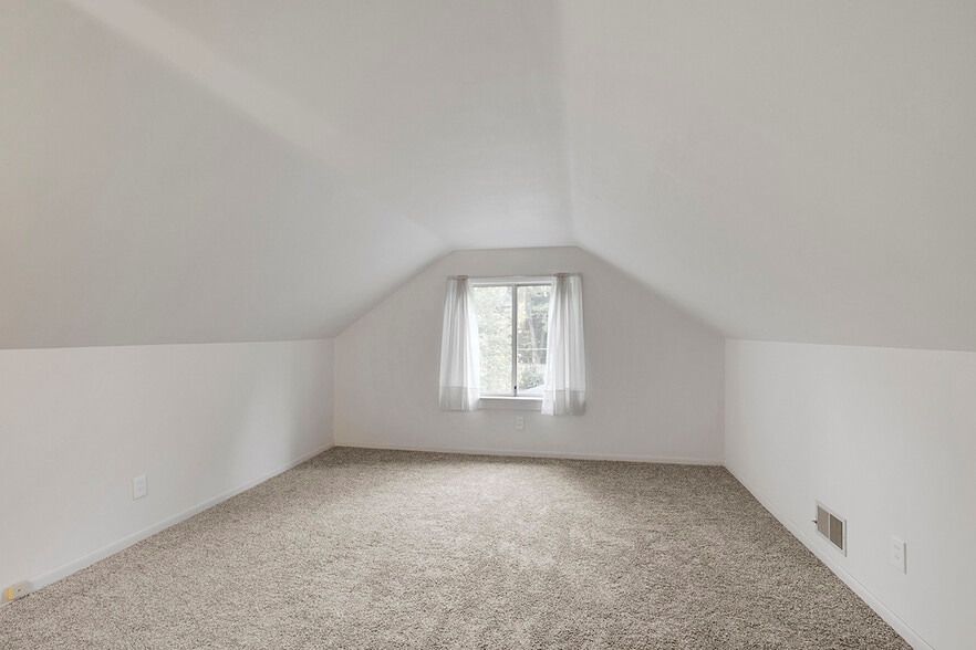 Building Photo - 1633 McDonald St NW