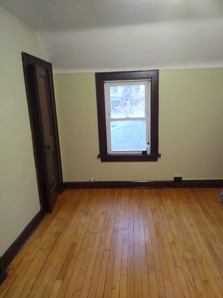 Building Photo - 1525 Clough Ave