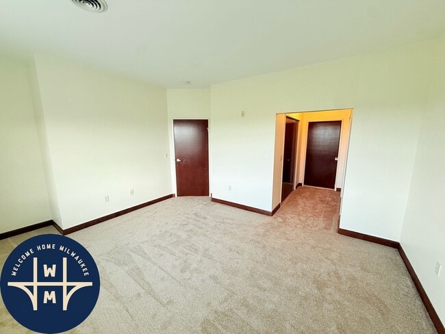 Building Photo - 6330 W Greenfield Ave