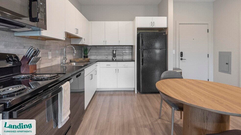 Building Photo - 645 N Front St