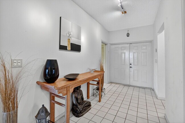 Building Photo - 7623 Cinebar Dr