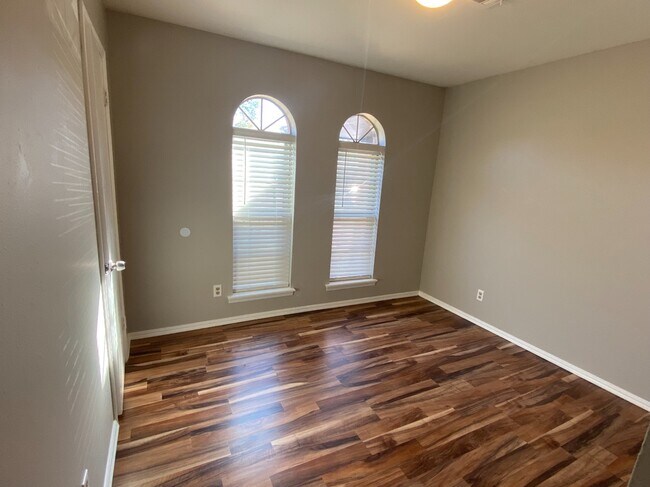 Building Photo - 12639 E 34th St