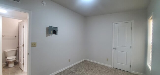 Building Photo - 2909 Beachcomber Dr