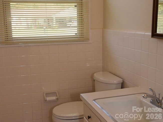 Building Photo - 1812 Cameron Rd