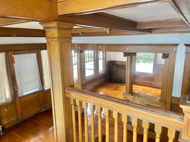 Building Photo - 47 Pleasant St