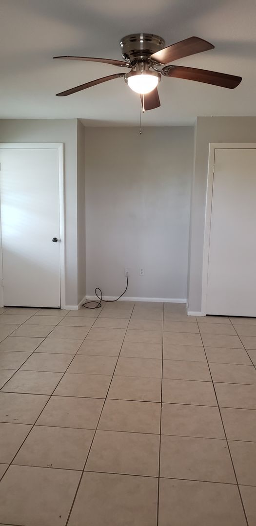 Building Photo - Cozy 2nd floor condo by Lake Underhill