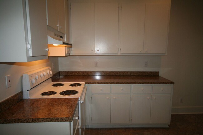 Building Photo - Spacious 3 Bedroom 2 Bath Trinity Park Hou...