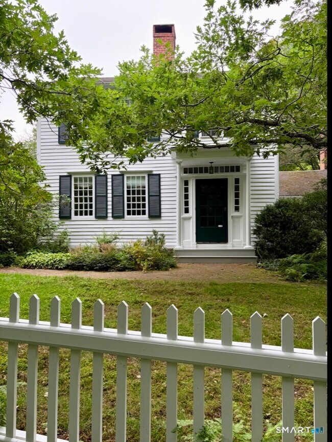 Building Photo - 320 Valley Rd