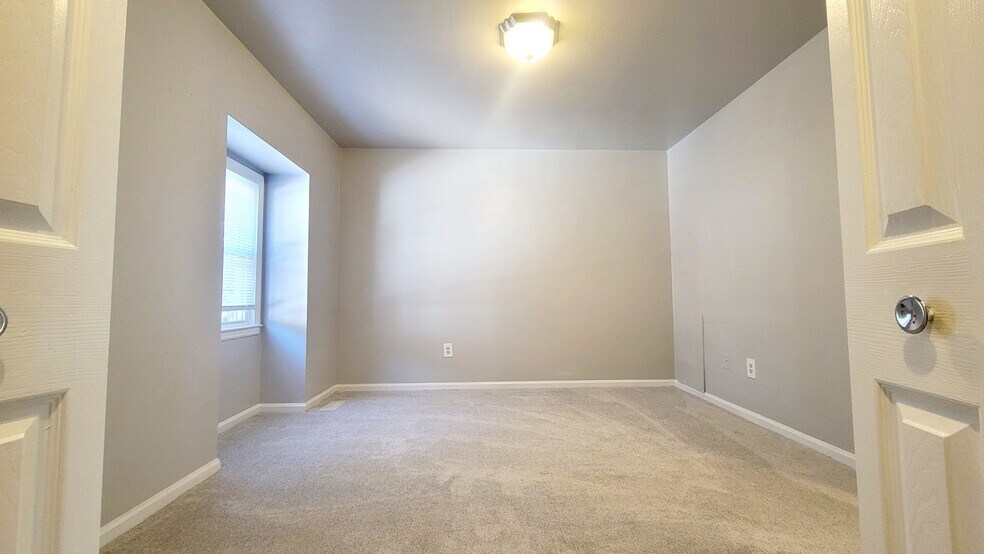 Building Photo - 2742 Goolsby Ave