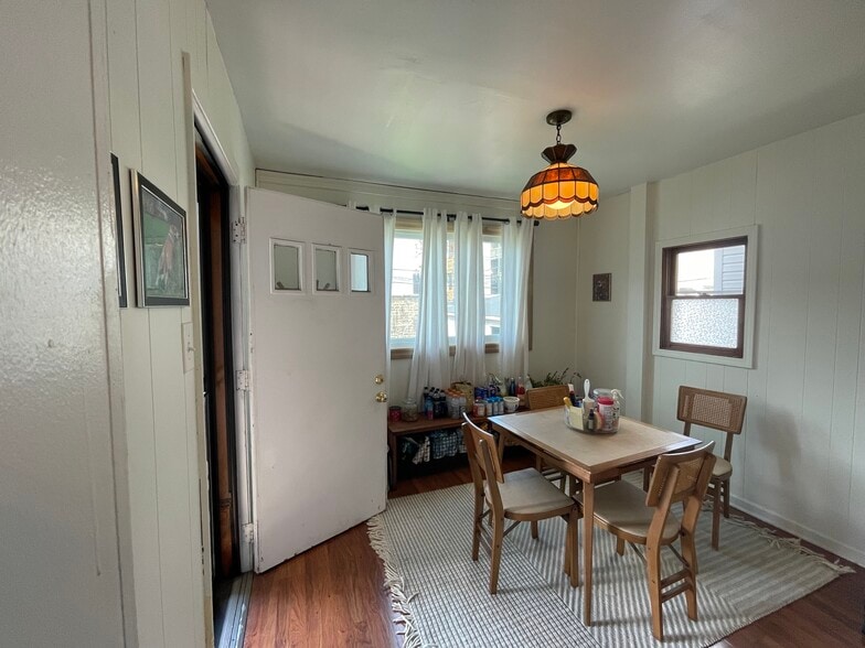 Building Photo - 4858 N Talman Ave