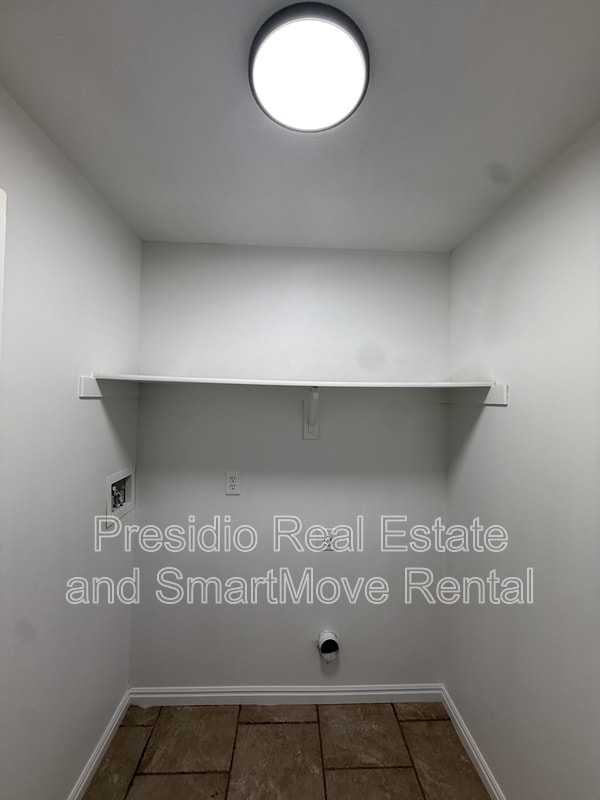 Building Photo - 6248 S High Bluff Dr