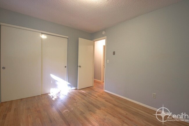 Building Photo - 12908 NE Salmon Creek Ave