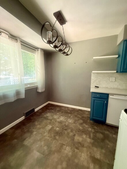Building Photo - 23861 Colbourne Rd