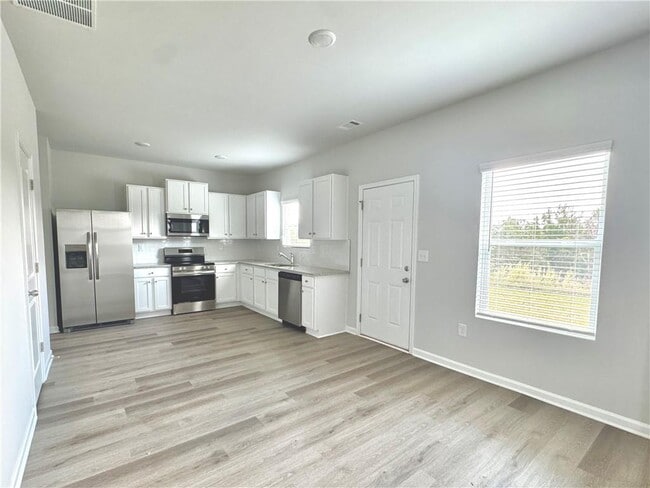 Building Photo - 11075 Suria Dr