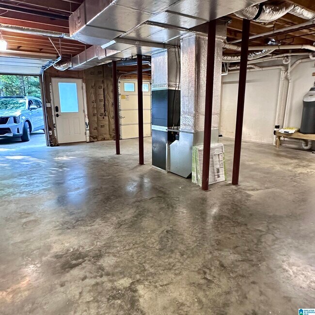 Building Photo - 5982 Valley Way