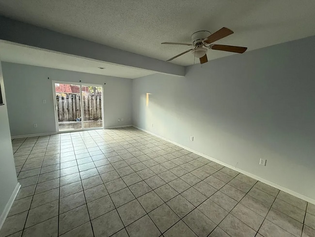 Building Photo - 1025 Carolina Rd