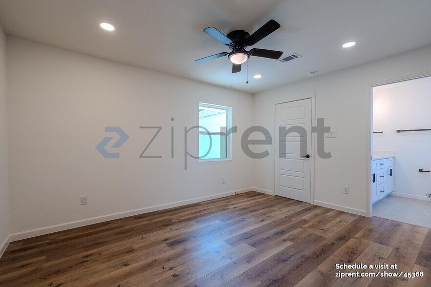 Building Photo - 3923 Alsace St