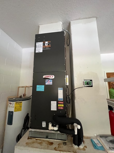 Building Photo - 4000 Liberty Hill Dr