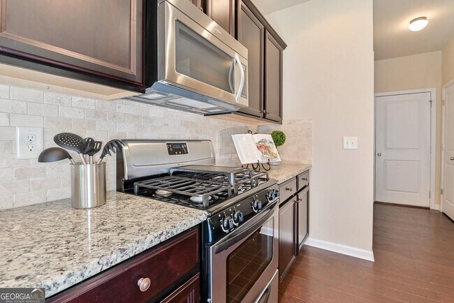 Building Photo - 4665 Woodbine Way