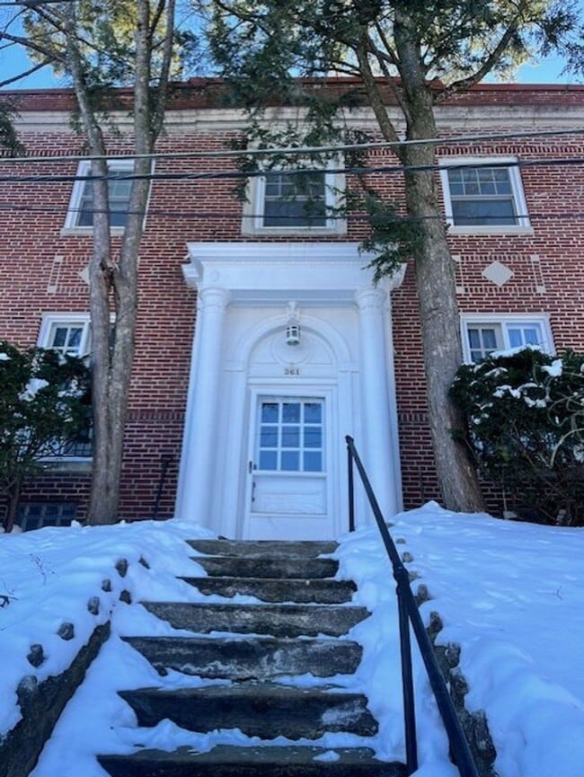 Building Photo - 361 Cliffside Dr