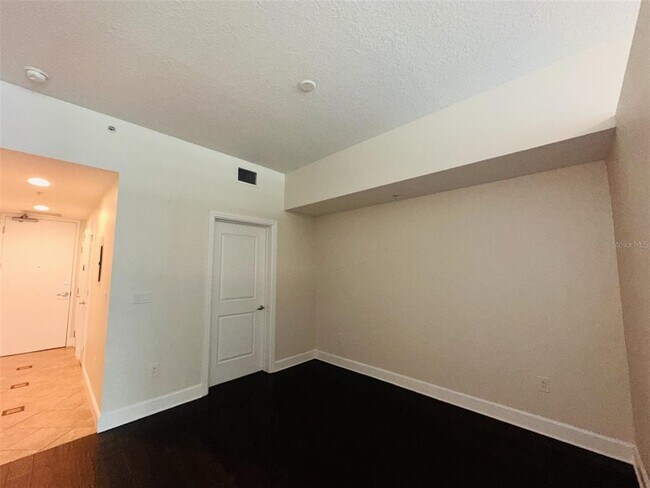 Building Photo - 101 S Eola Dr