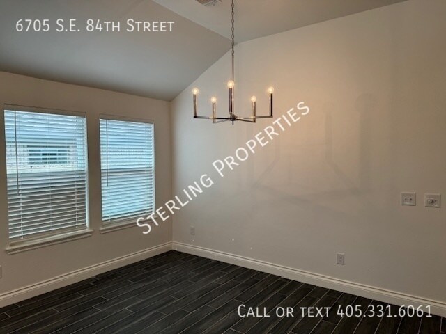 Building Photo - 6705 SE 84th St