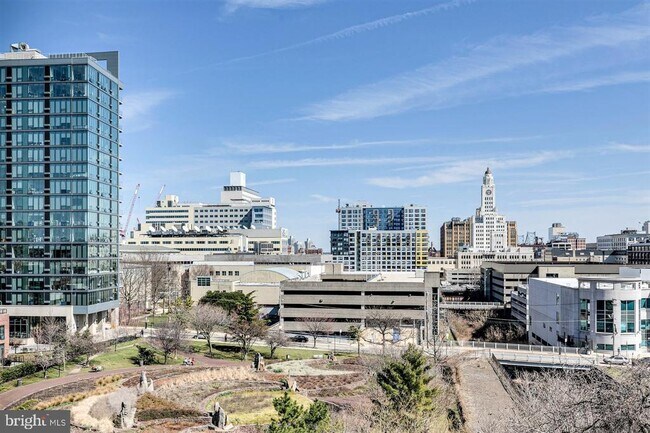 Building Photo - 1900 Hamilton St