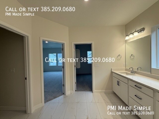 Building Photo - 10063 Torreya Dr