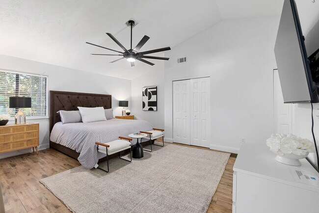 Building Photo - 152 Manresa Rd