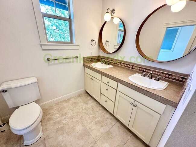 Building Photo - Secure and Beautiful 3-Bedroom 2.5-Bathroo...