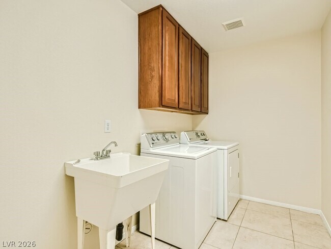 Building Photo - 3709 White Lion Ln