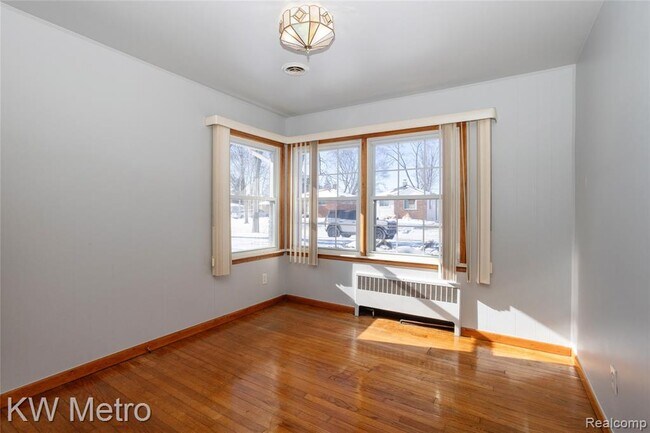 Building Photo - 32348 Linderman Ave