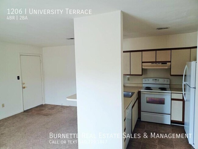 Building Photo - 1206 University Terrace