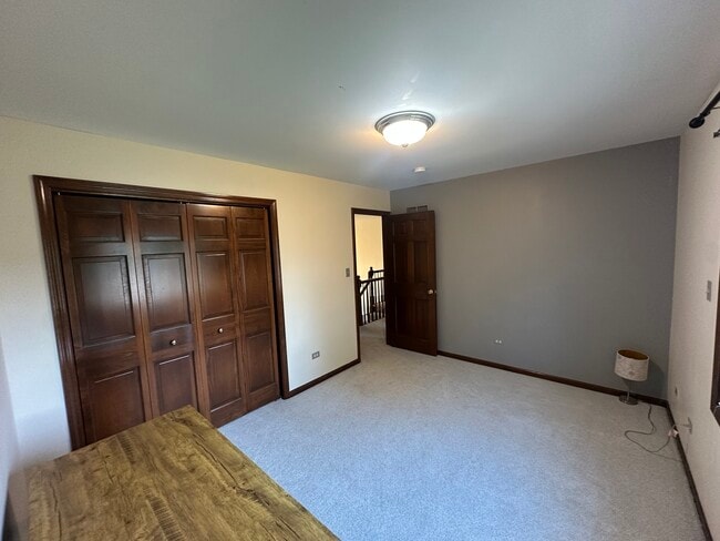 Building Photo - 1055 Knollwood Ln