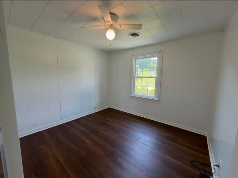 Building Photo - 103 Pelican Ln