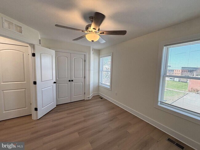 Building Photo - 113 W North St