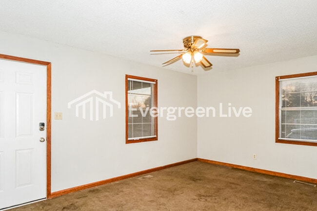 Building Photo - 1107 Highland St