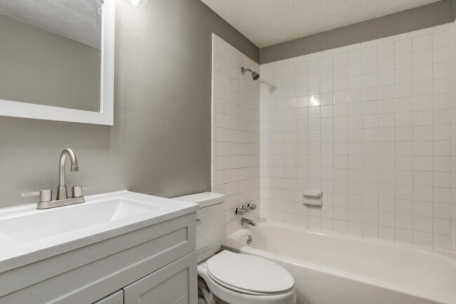 Building Photo - 3050 N 58th St