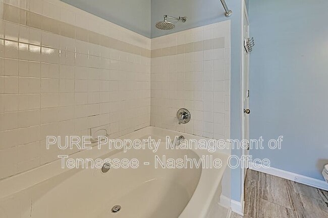 Building Photo - 2120 Lebanon Pike