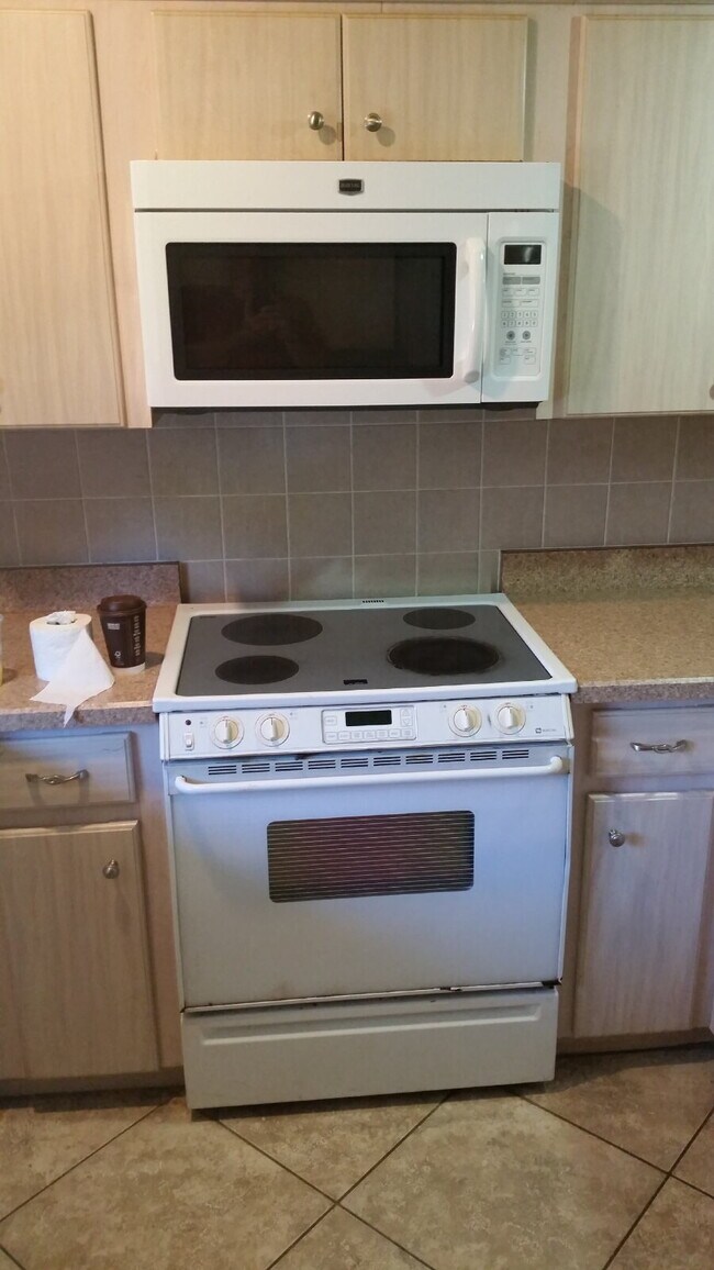 Building Photo - 3 Bed / 2 Bath Home in Venice - Rent with ...