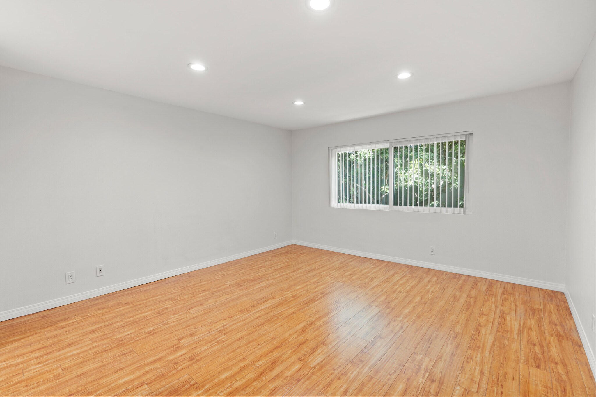 bedroom - 4915 Tyrone Ave