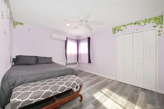 Building Photo - 3485 Riverside Dr