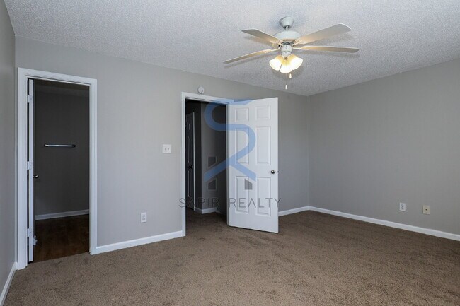 Building Photo - Move in before November 15th and get $100 ...